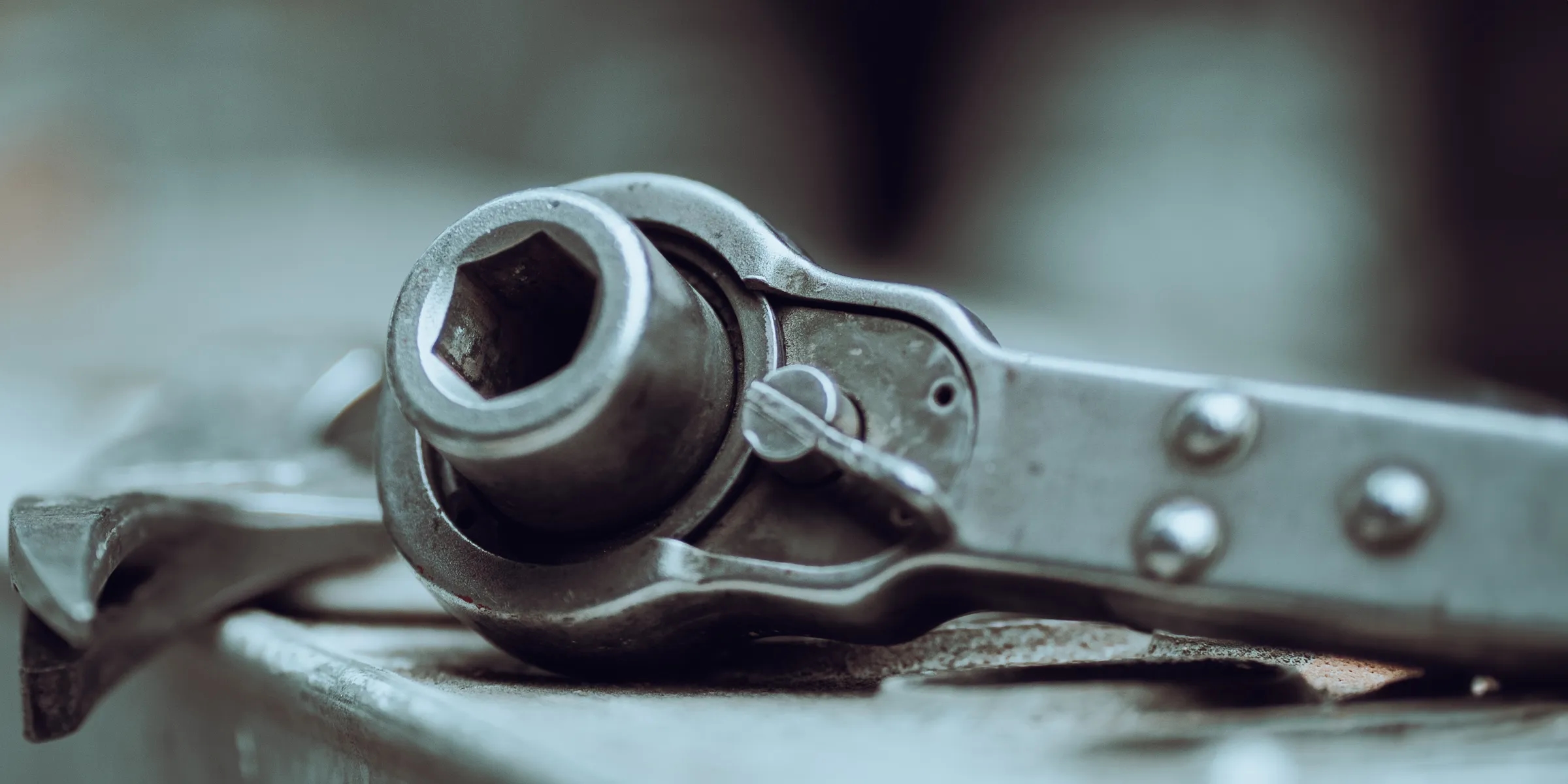 /images/parallax-header-team-01.webp